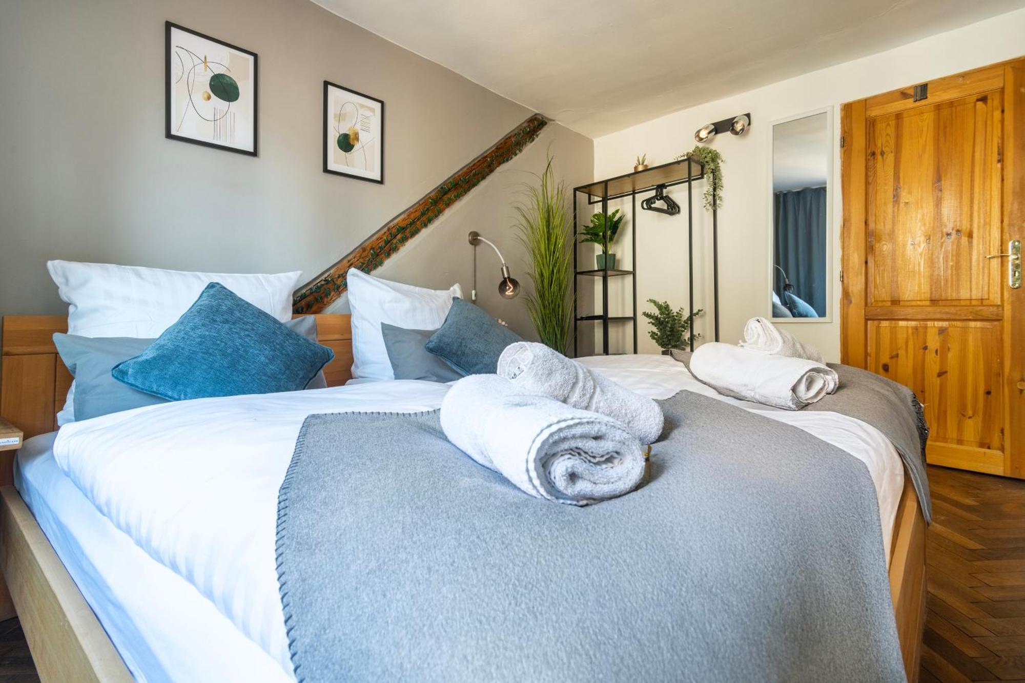 20 Seconds To Charles Bridge Apartment Prague Luaran gambar